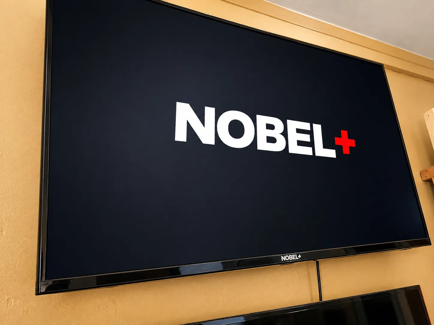 Nobel 50 Inch UHD Smart 4K TV photo 3